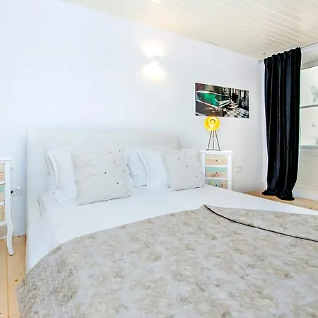 Ambient Apartman - Old Center Apartment